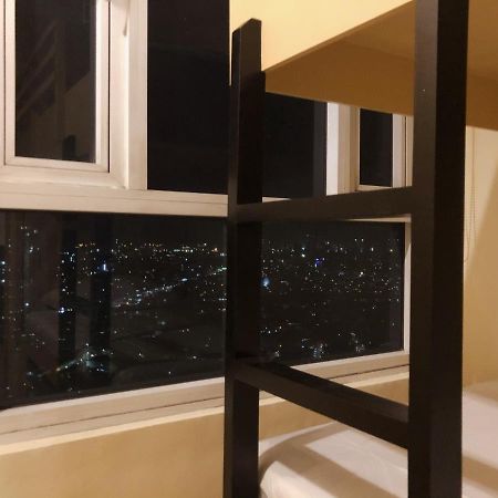 Hotel Ambiance, Spacious 2-Bedroom Condo In Qc Manila Exterior foto